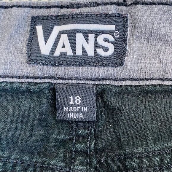 Vans dark gray/black subtle plaid shorts boys size 18 - Picture 5 of 7